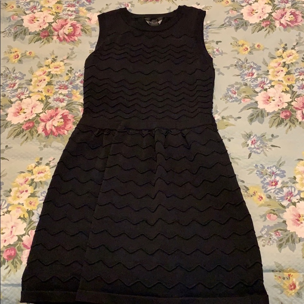 Small Black sleeveless sweater dress!